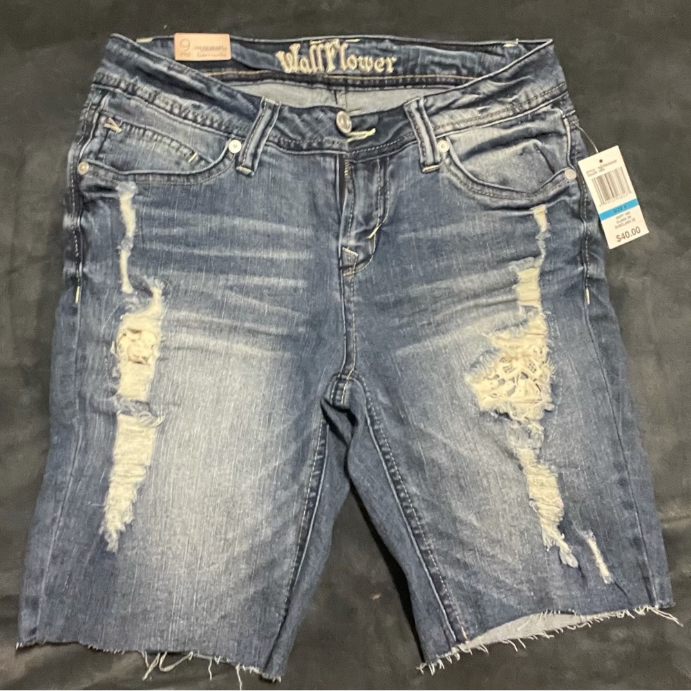 WallFlower low cut Jean shorts size 9